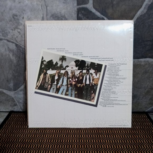 The Doobie Brothers Livin' On The Fault Line BSK 3045 Vinyl Record NM 1977 - Picture 4 of 7